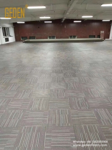 vinyl flooring looks like carpet for hall